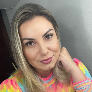 Meet your Posher, Camila